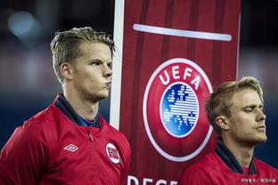 丹麦足协官方：20岁霍伊伦当选2023年度丹麦最佳年轻球员